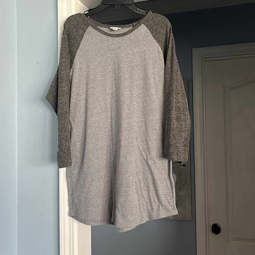 Gray Raglan LuLaRoe Randy Tee, Large